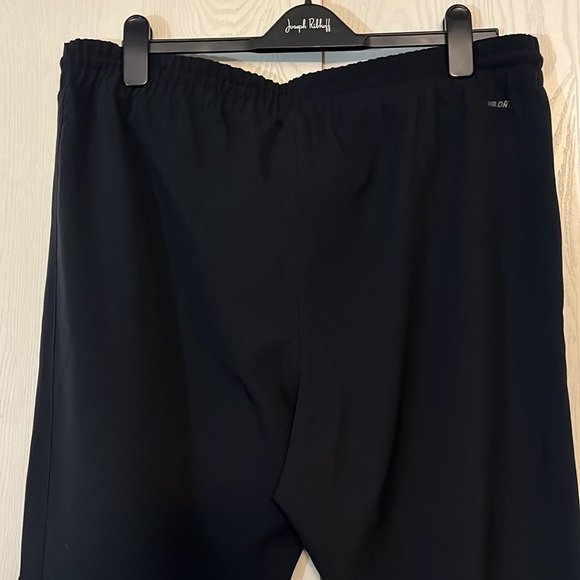 New Balance Lightweight Joggers - Picture 4 of 8